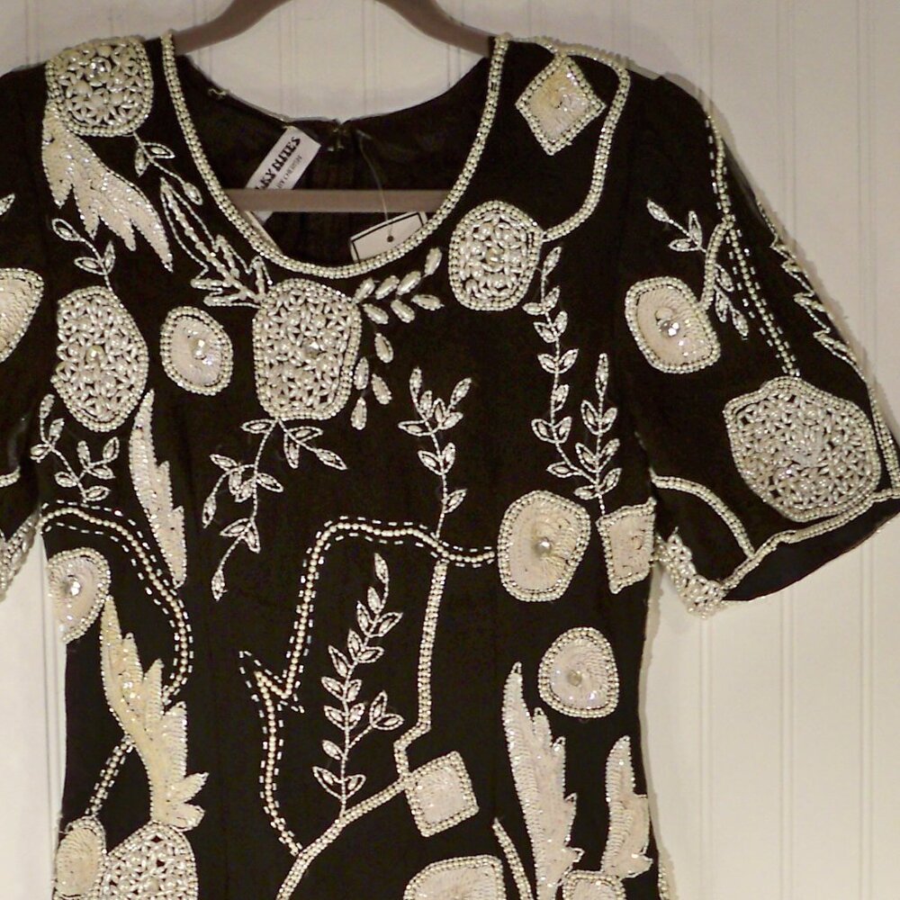 Silky Nites, White Sequin, Bead Black *Dress S